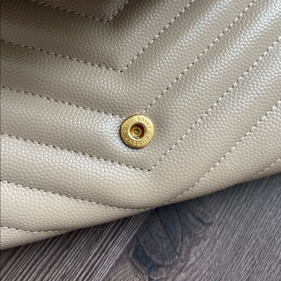 Authentic Yves Saint Laurent wallet - Picture 14 of 16